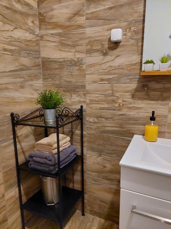 Апартаменти Apartman Hana Dreznik Grad Екстер'єр фото
